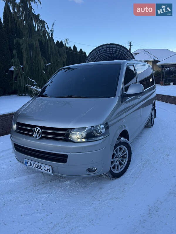 Volkswagen Caravelle 2013