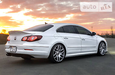 Седан Volkswagen CC / Passat CC 2010 в 