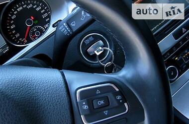 Седан Volkswagen CC / Passat CC 2012 в 