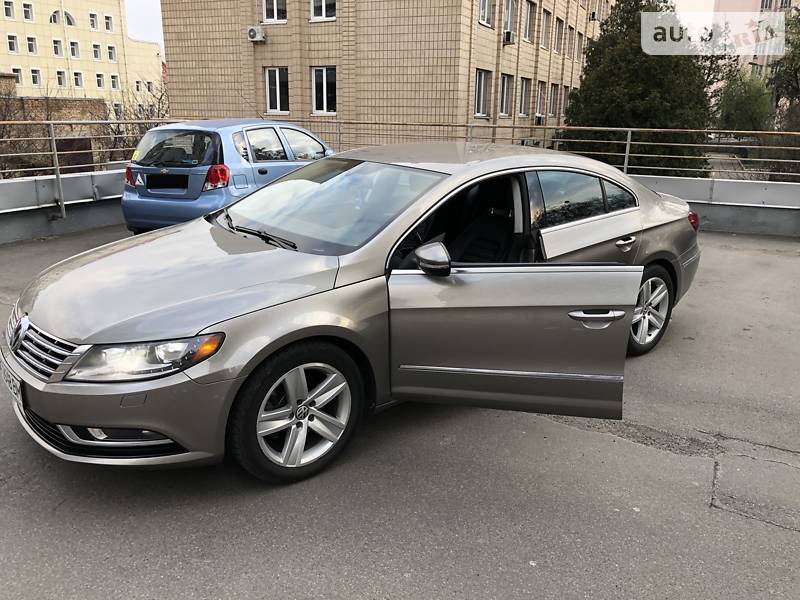 Седан Volkswagen CC / Passat CC 2012 в Херсоні