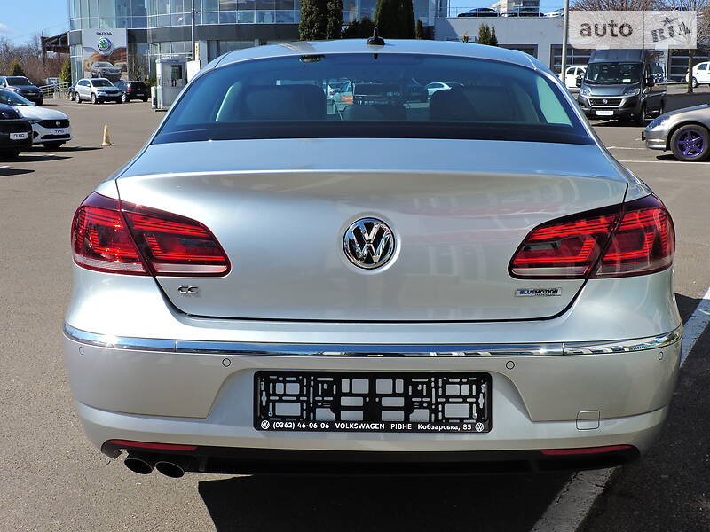 Седан Volkswagen CC / Passat CC 2015 в Ровно