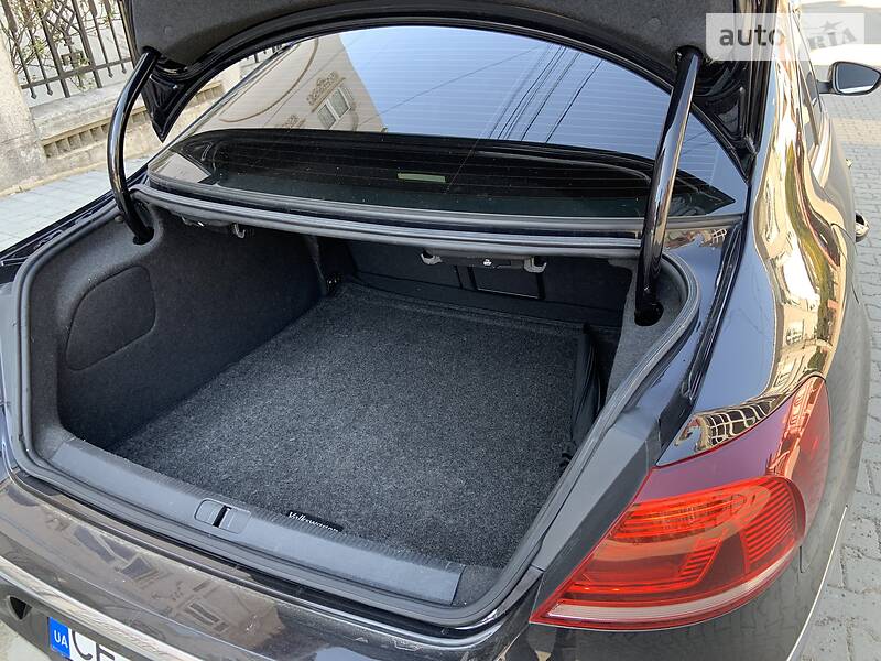 Седан Volkswagen CC / Passat CC 2013 в Чернівцях
