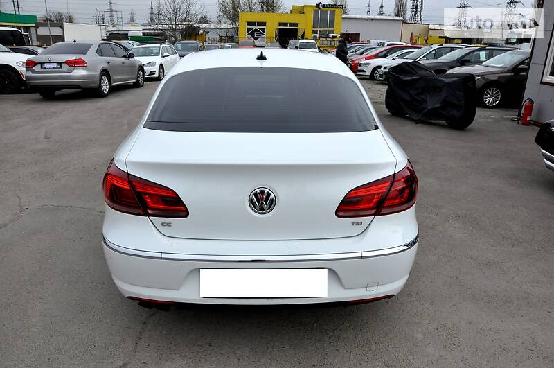 Седан Volkswagen CC / Passat CC 2016 в Львові