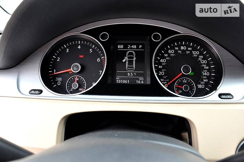 Седан Volkswagen CC / Passat CC 2016 в Львові