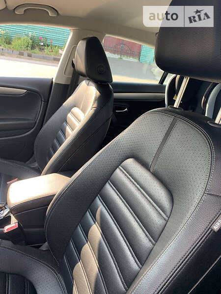 Купе Volkswagen CC / Passat CC 2011 в Житомирі