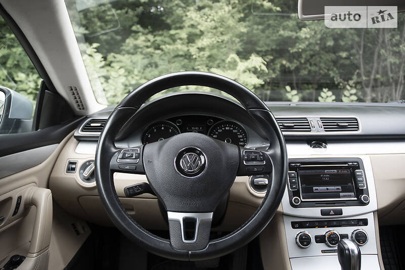Седан Volkswagen CC / Passat CC 2013 в Дрогобичі