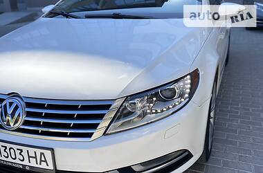 Седан Volkswagen CC / Passat CC 2012 в 