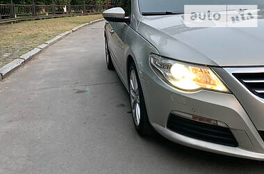 Седан Volkswagen CC / Passat CC 2010 в Львове