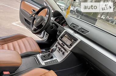 Седан Volkswagen CC / Passat CC 2012 в 