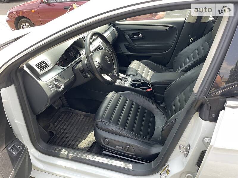 Седан Volkswagen CC / Passat CC 2015 в Киеве