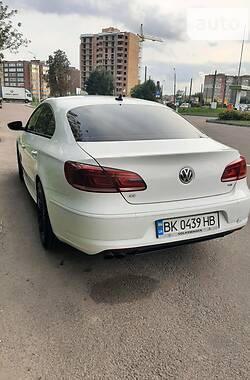 Седан Volkswagen CC / Passat CC 2016 в Ровно