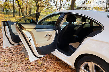 Седан Volkswagen CC / Passat CC 2012 в 