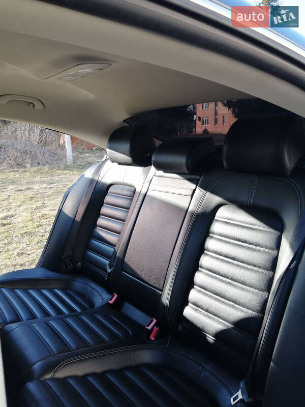 Седан Volkswagen CC / Passat CC 2015 в Снятине
