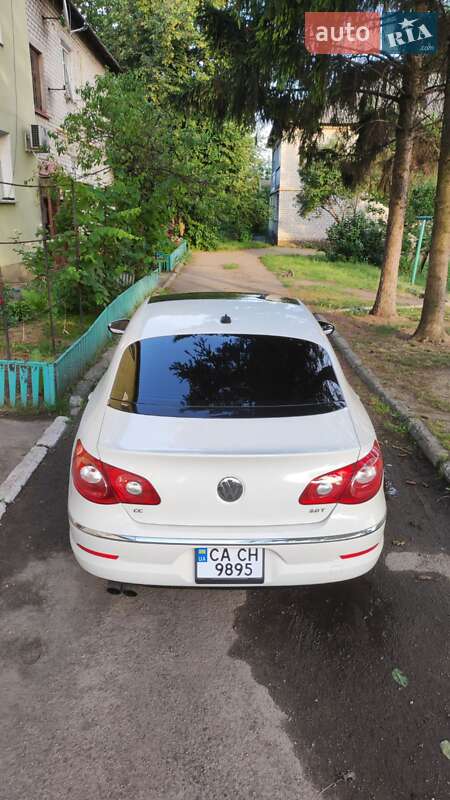 Купе Volkswagen CC / Passat CC 2009 в Умані