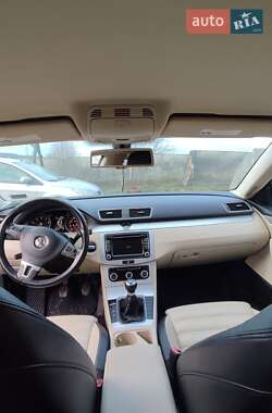 Купе Volkswagen CC / Passat CC 2011 в 