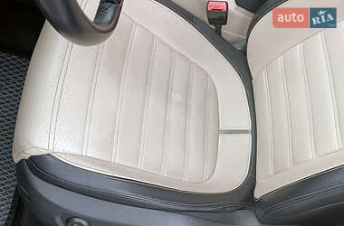 Купе Volkswagen CC / Passat CC 2011 в 