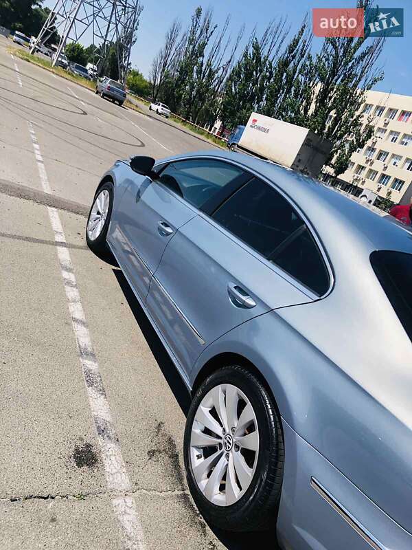 Купе Volkswagen CC / Passat CC 2010 в Киеве
