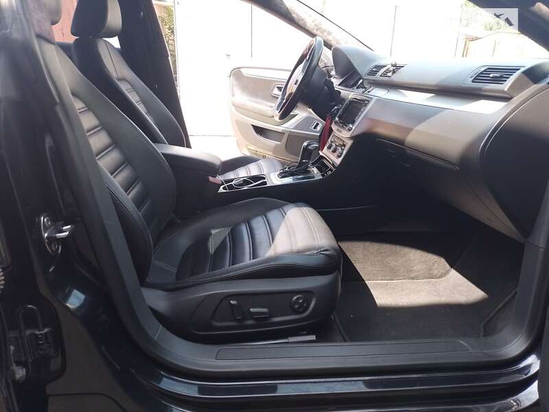 Купе Volkswagen CC / Passat CC 2010 в Львове