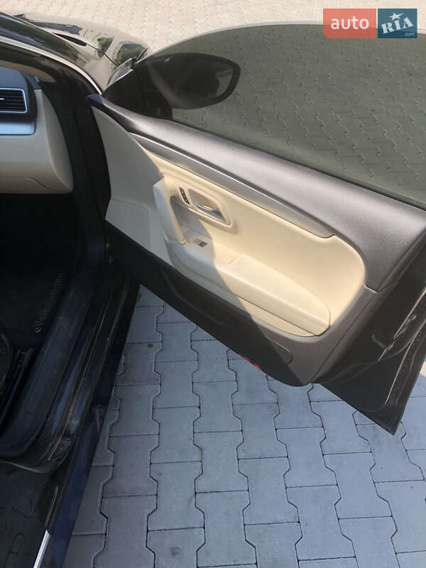 Купе Volkswagen CC / Passat CC 2011 в Кицмани