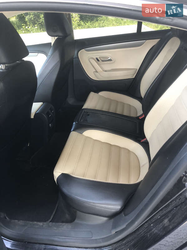 Купе Volkswagen CC / Passat CC 2011 в Кицмани