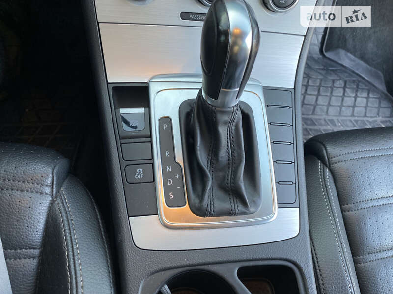 Купе Volkswagen CC / Passat CC 2012 в Николаеве