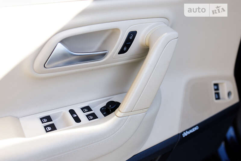 Купе Volkswagen CC / Passat CC 2012 в Львове
