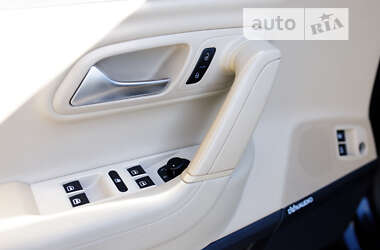 Купе Volkswagen CC / Passat CC 2012 в 