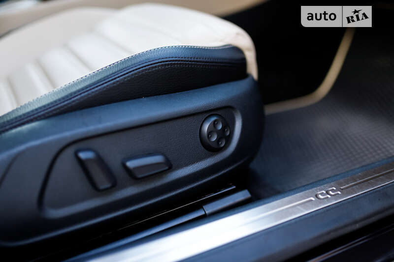 Купе Volkswagen CC / Passat CC 2012 в Львове