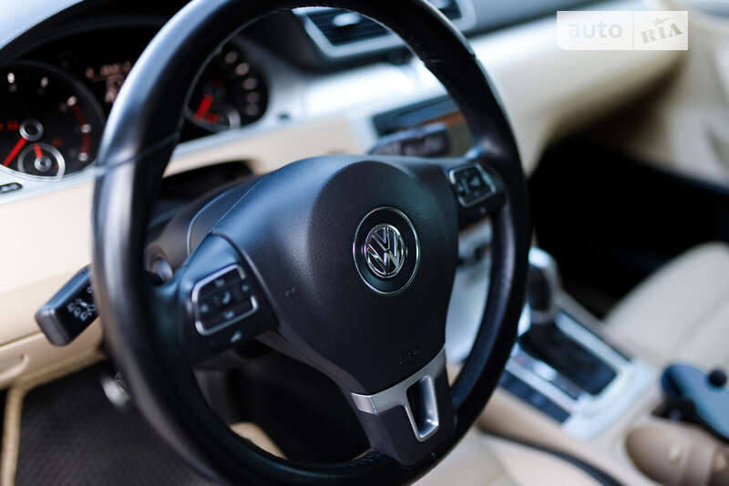 Купе Volkswagen CC / Passat CC 2012 в Львове