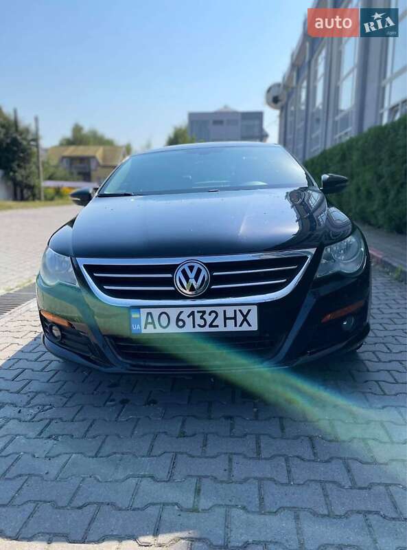 Купе Volkswagen CC / Passat CC 2010 в Ужгороде