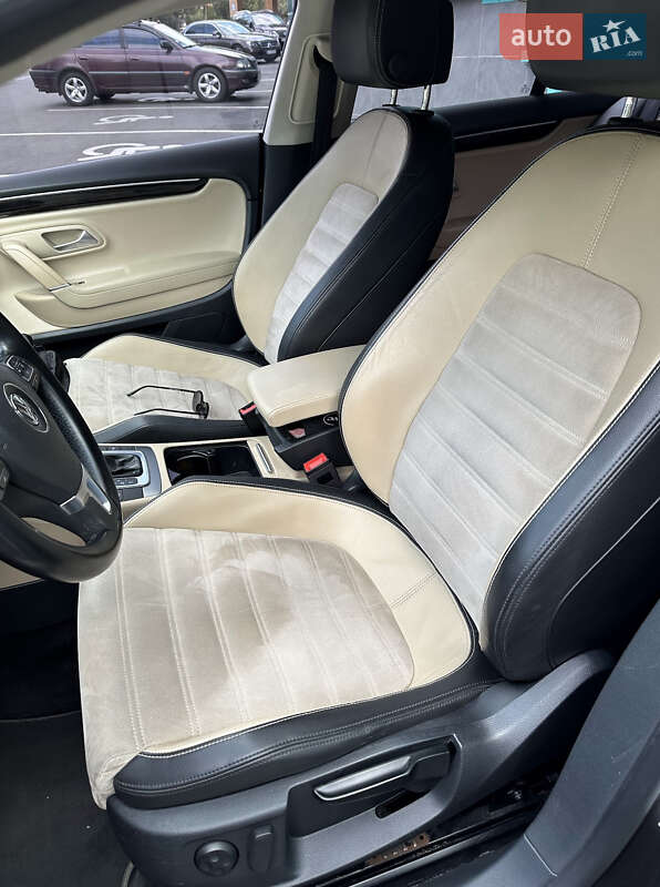 Купе Volkswagen CC / Passat CC 2012 в Киеве