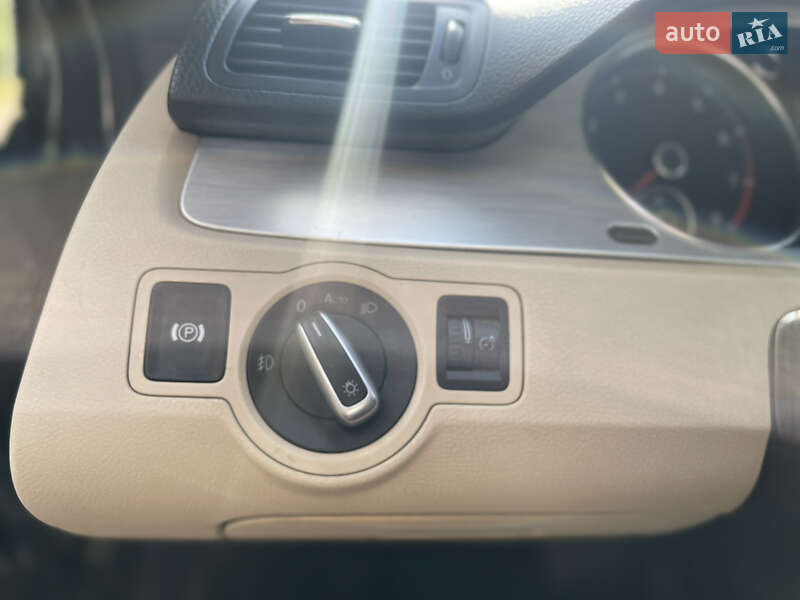 Купе Volkswagen CC / Passat CC 2009 в Самборе