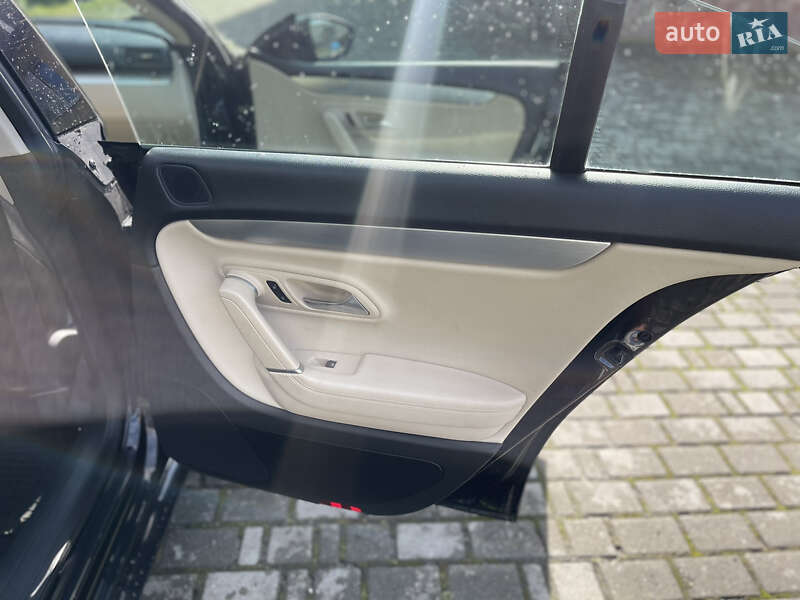 Купе Volkswagen CC / Passat CC 2009 в Самборе
