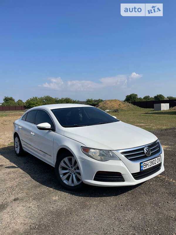 Купе Volkswagen CC / Passat CC 2011 в Умани