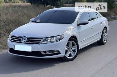 Купе Volkswagen CC / Passat CC 2015 в Киеве