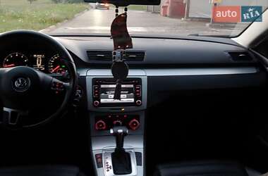 Седан Volkswagen CC / Passat CC 2010 в 