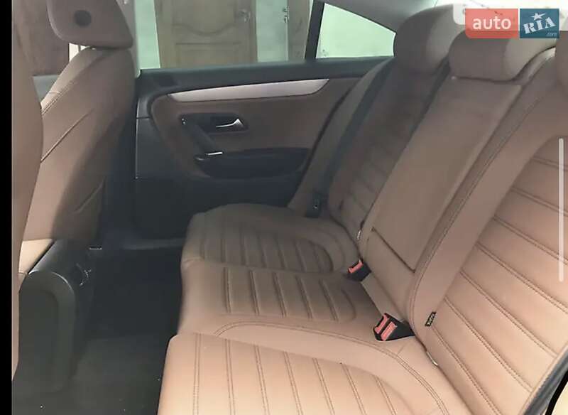 Купе Volkswagen CC / Passat CC 2011 в Киеве