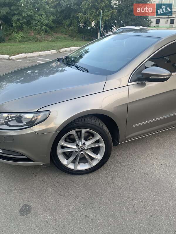 Купе Volkswagen CC / Passat CC 2012 в Києві