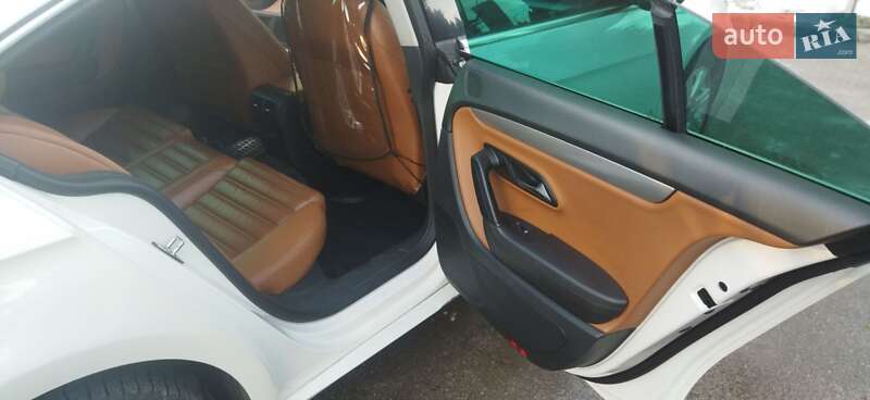 Купе Volkswagen CC / Passat CC 2010 в Тернополі