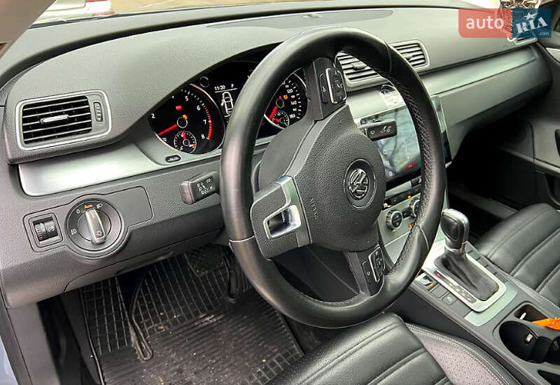 Купе Volkswagen CC / Passat CC 2013 в Луцьку
