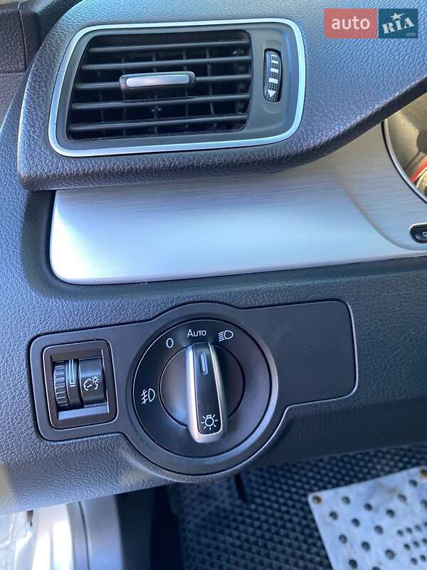 Купе Volkswagen CC / Passat CC 2012 в Умани