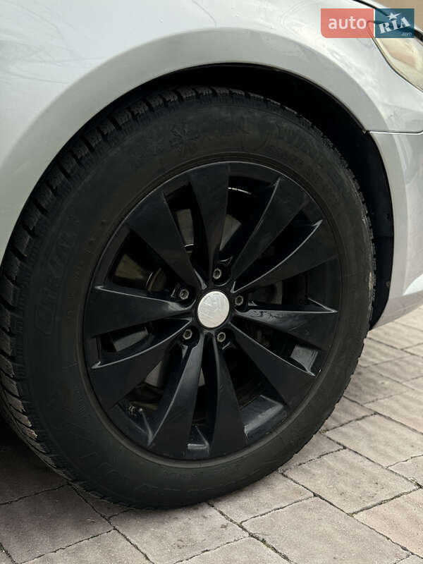 Купе Volkswagen CC / Passat CC 2010 в Надворной