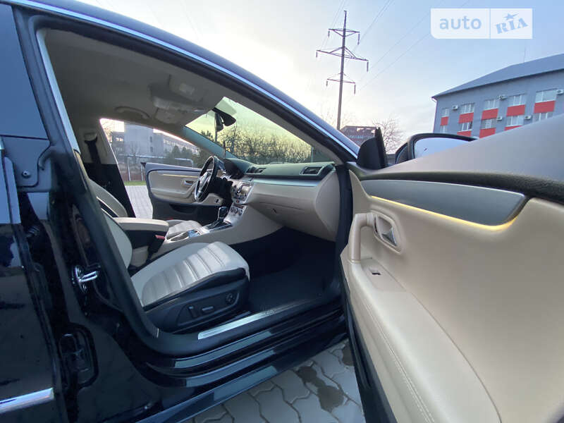 Купе Volkswagen CC / Passat CC 2012 в Ужгороде