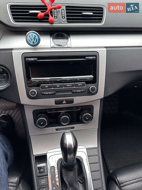 Купе Volkswagen CC / Passat CC 2012 в Киеве