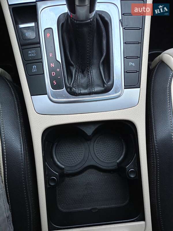 Купе Volkswagen CC / Passat CC 2011 в Конотопе