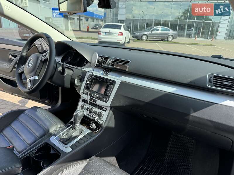 Купе Volkswagen CC / Passat CC 2012 в Мукачево