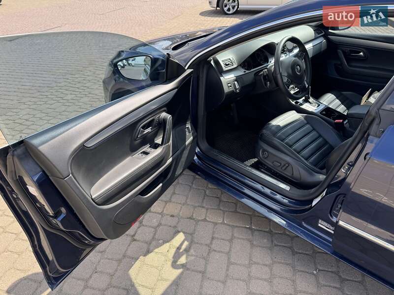 Купе Volkswagen CC / Passat CC 2012 в Мукачево