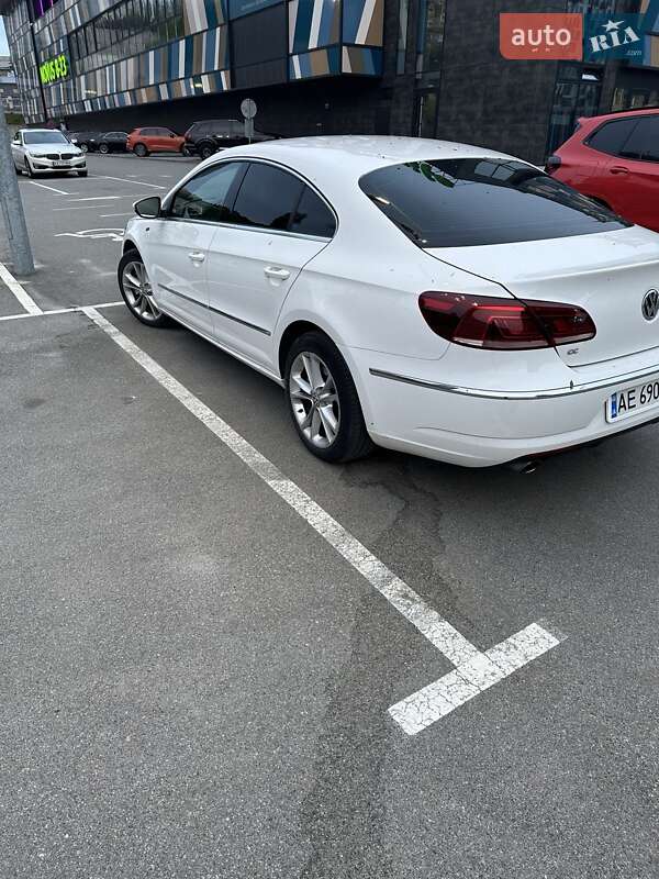 Купе Volkswagen CC / Passat CC 2013 в Киеве