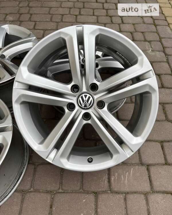 Купе Volkswagen CC / Passat CC 2015 в Самборе