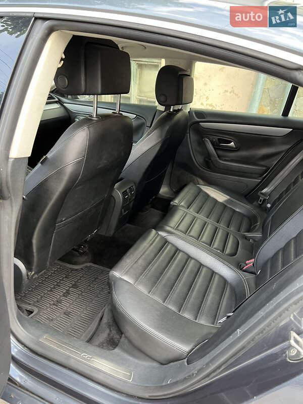 Купе Volkswagen CC / Passat CC 2013 в Черновцах